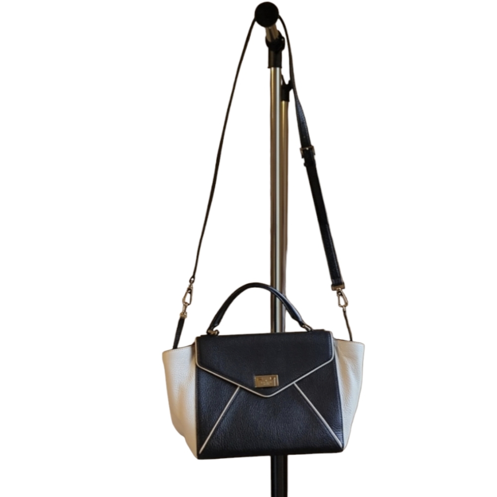 UEC Gorgeous Kate Spade, Color - Black and Porcelain Purse. Beautiful interior. - Picture 3 of 8